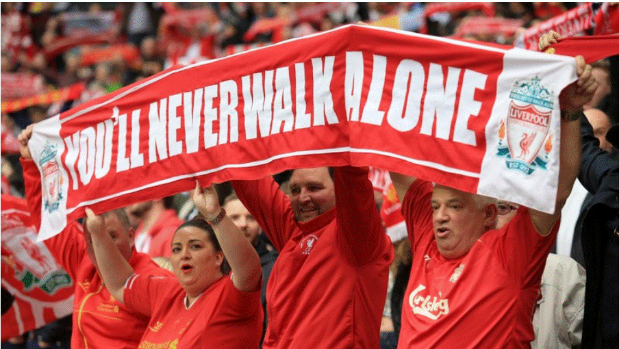 You’ll Never Walk Alone luôn được vang lên với fan Liverpool